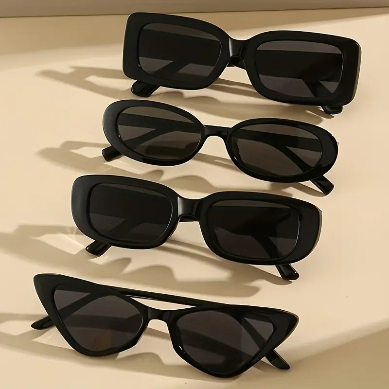 Photography Street - 4pcs of Women's and Men's Casual